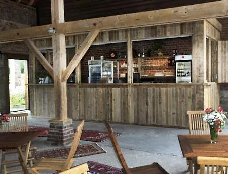 Lindenhof Gaestehaus & Hofcafe