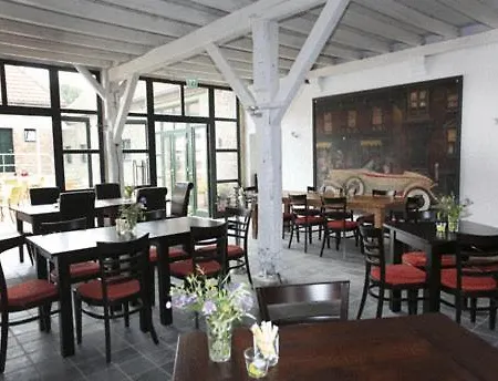 בית הארחה Lindenhof Gaestehaus & Hofcafe