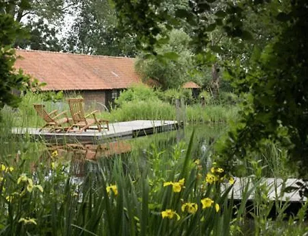 Lindenhof Gaestehaus & Hofcafe בית הארחה 3*