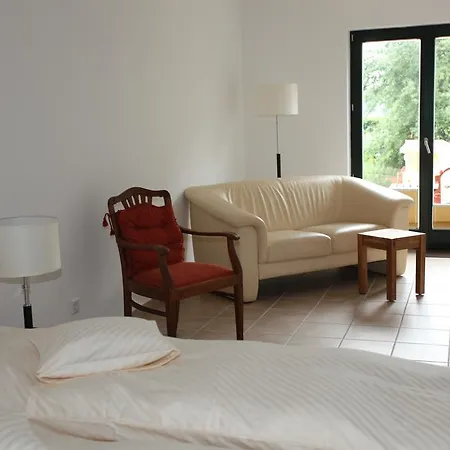 Lindenhof Gaestehaus & Hofcafe Gasthuis 3*