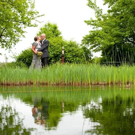 Gasthuis Lindenhof Gaestehaus & Hofcafe 3*