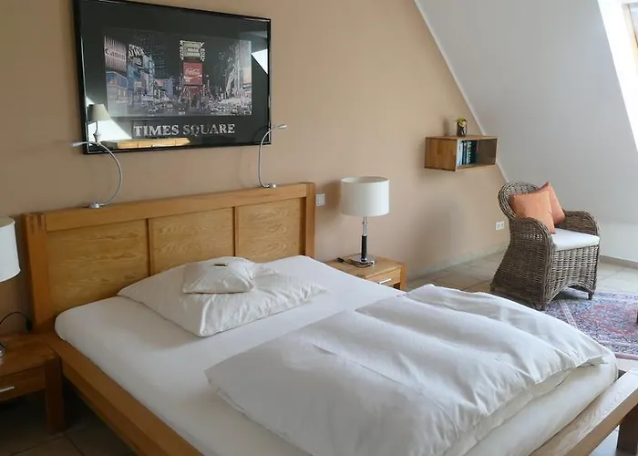 Lindenhof Gaestehaus & Hofcafe 3* קרננבורג