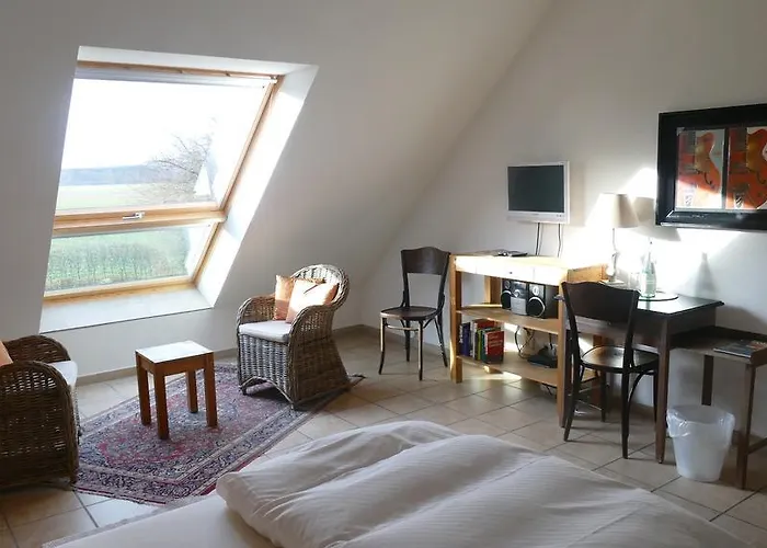 Lindenhof Gaestehaus & Hofcafe